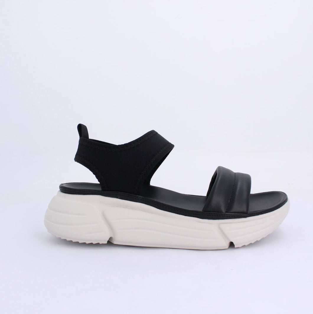 VALI-SPORTY-SANDAL-BLACK